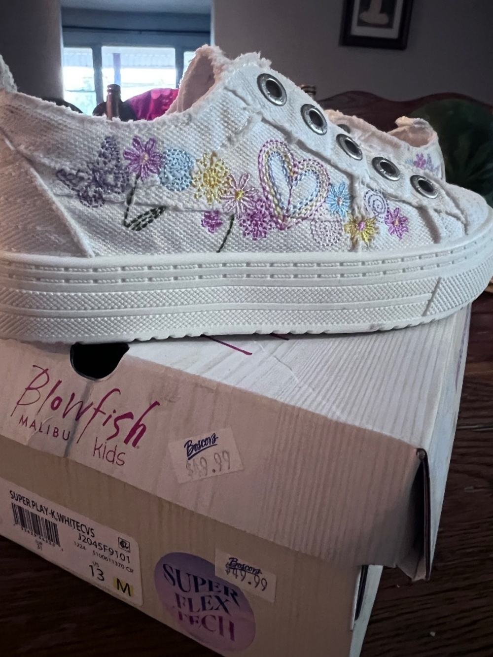 Kids sneakers
